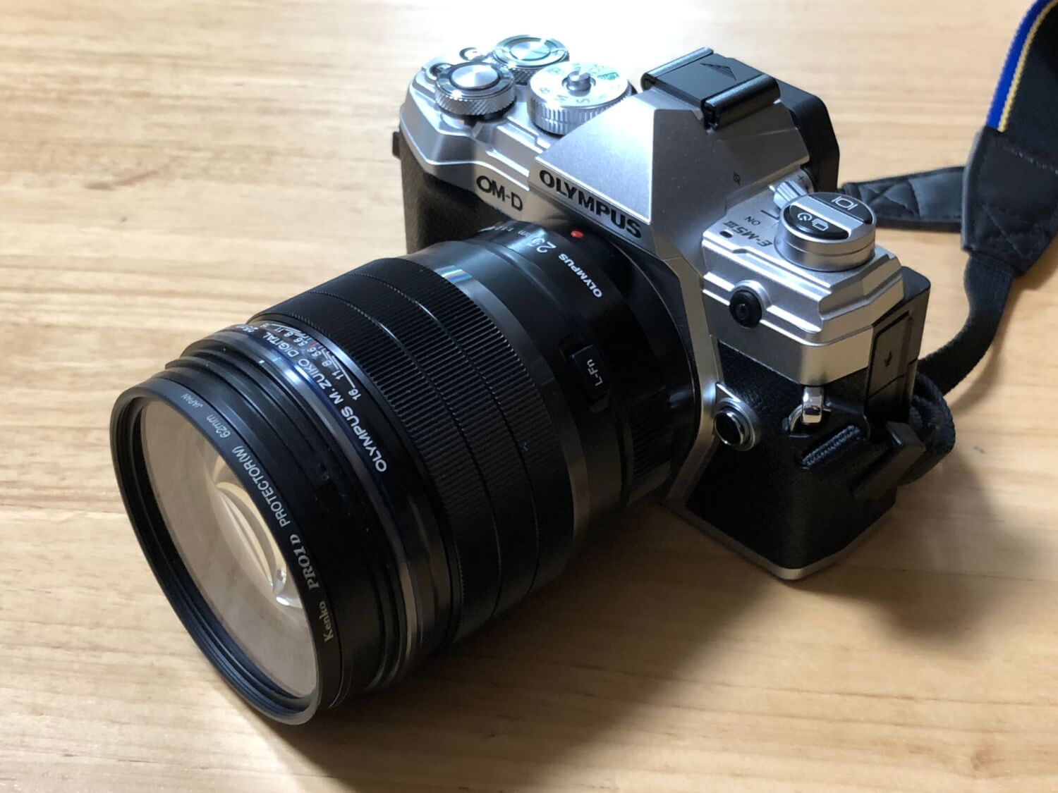 新品本物  【難あり】OLYMPUS SILVER 2 Mark E−M5 OM−D デジタルカメラ